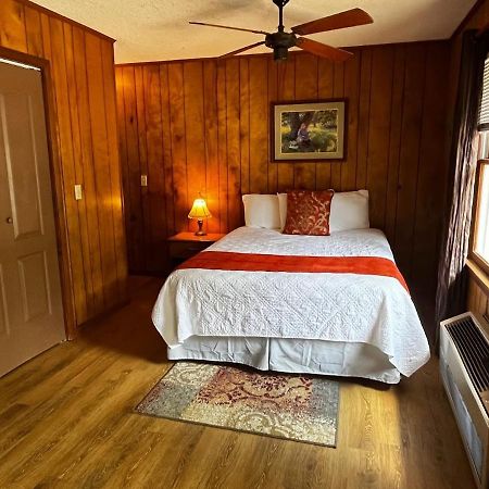 Meadowlark Motel With Restaurant & Bar แมกกีวาเลย์ ภายนอก รูปภาพ